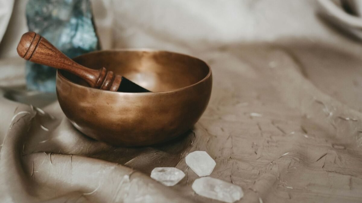 Exploring the Benefits of Peptides in Holistic Health